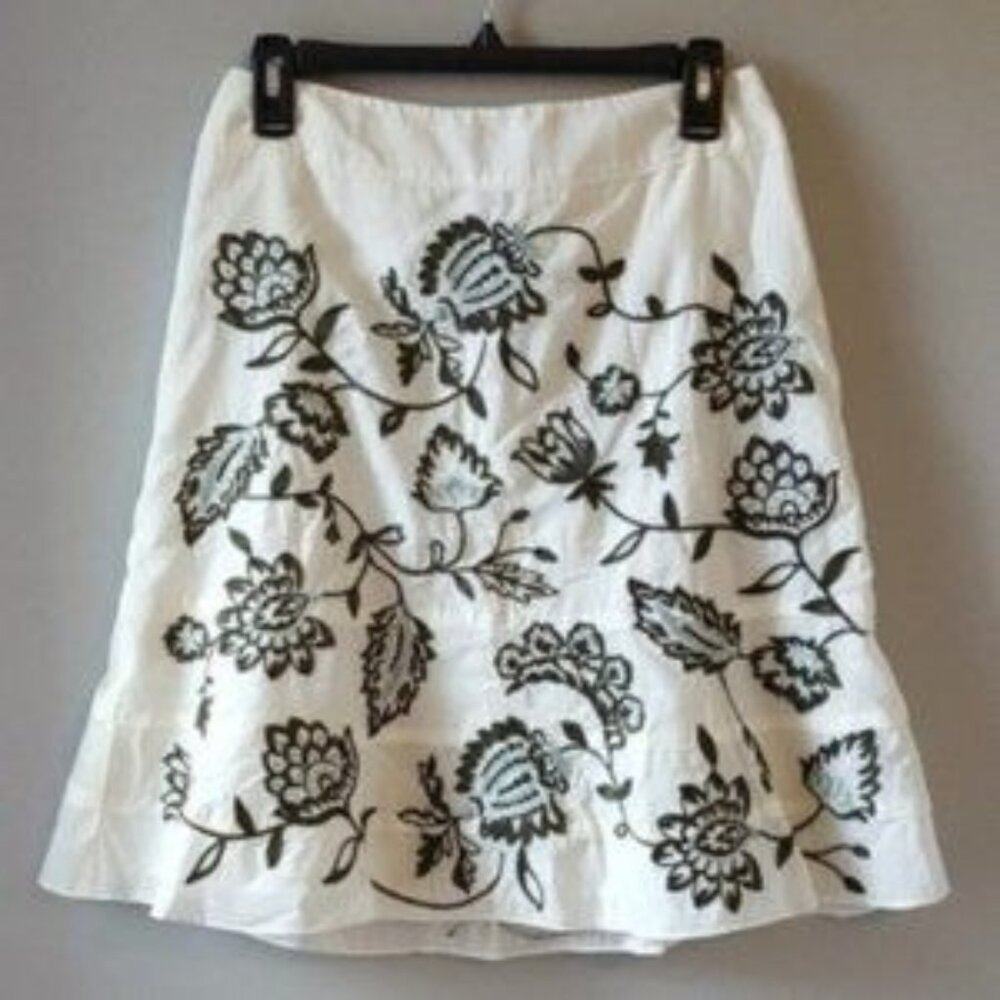 Ann Taylor Skirt with Floral Embroidered Design